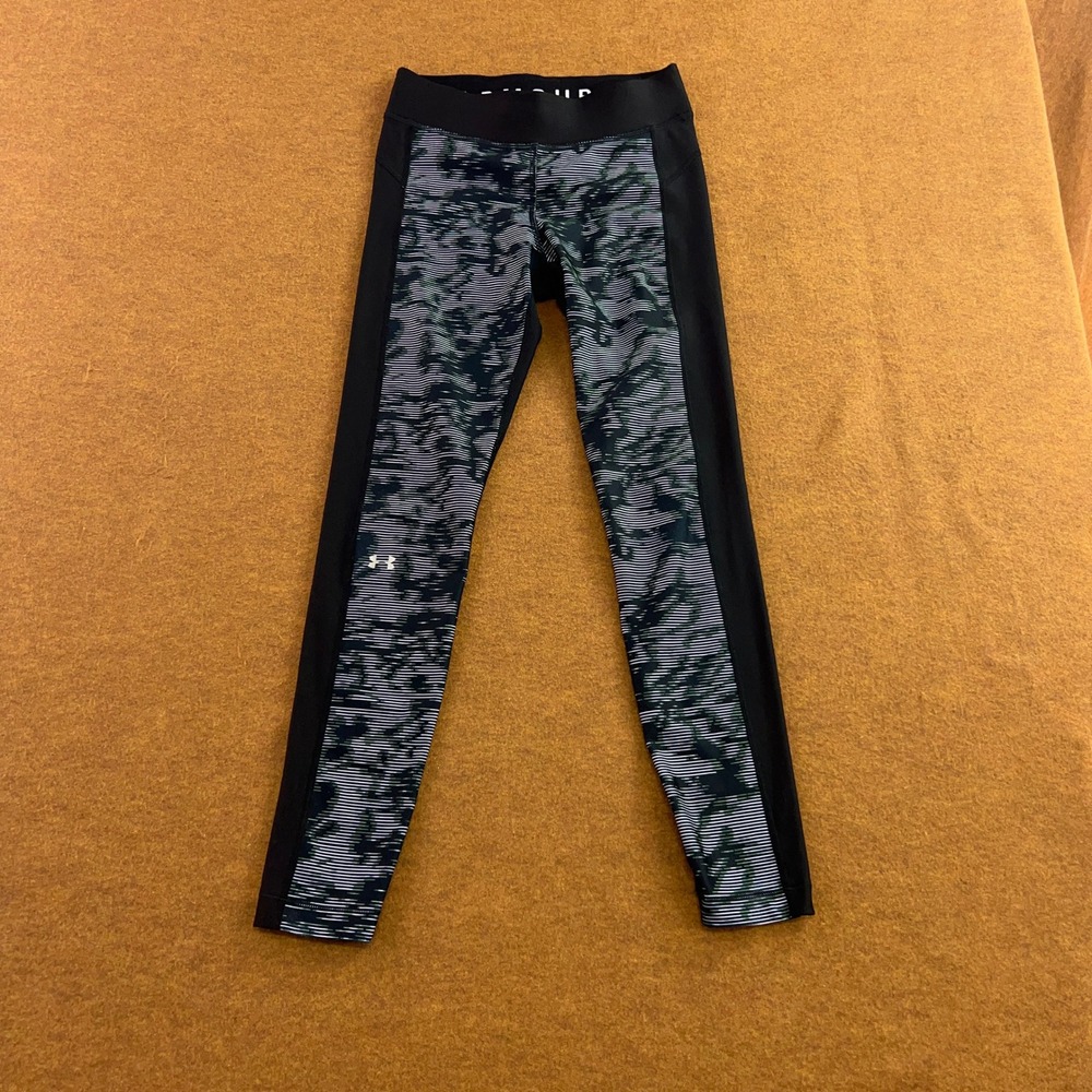 Under Armour Womens Medium Black Camo HeatGear Compression Athletic Leggings